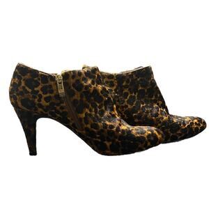 Vince Camuto Leopard Print Leather Ankle Boots Size 8 1/2 M